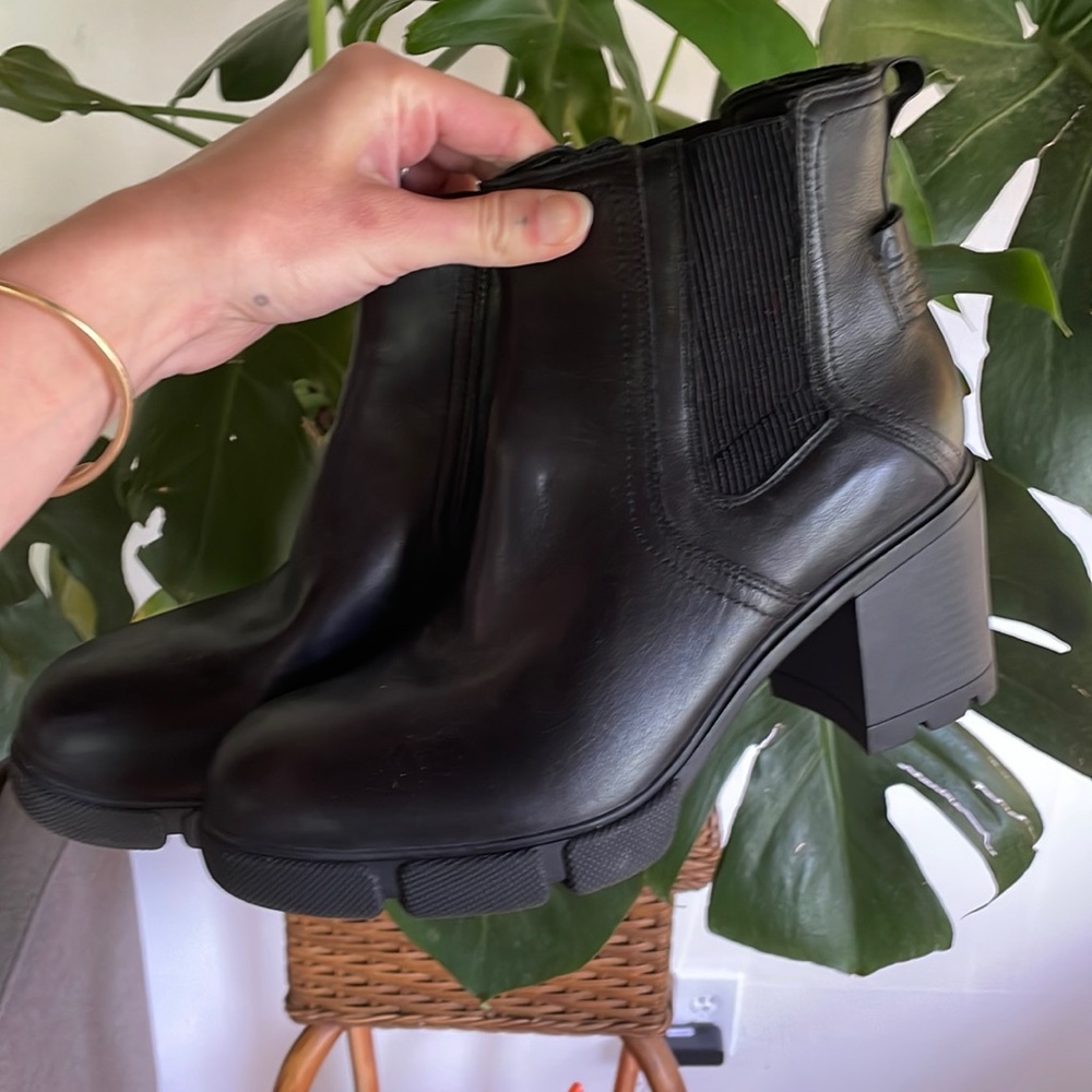 black bootie heels sz 9